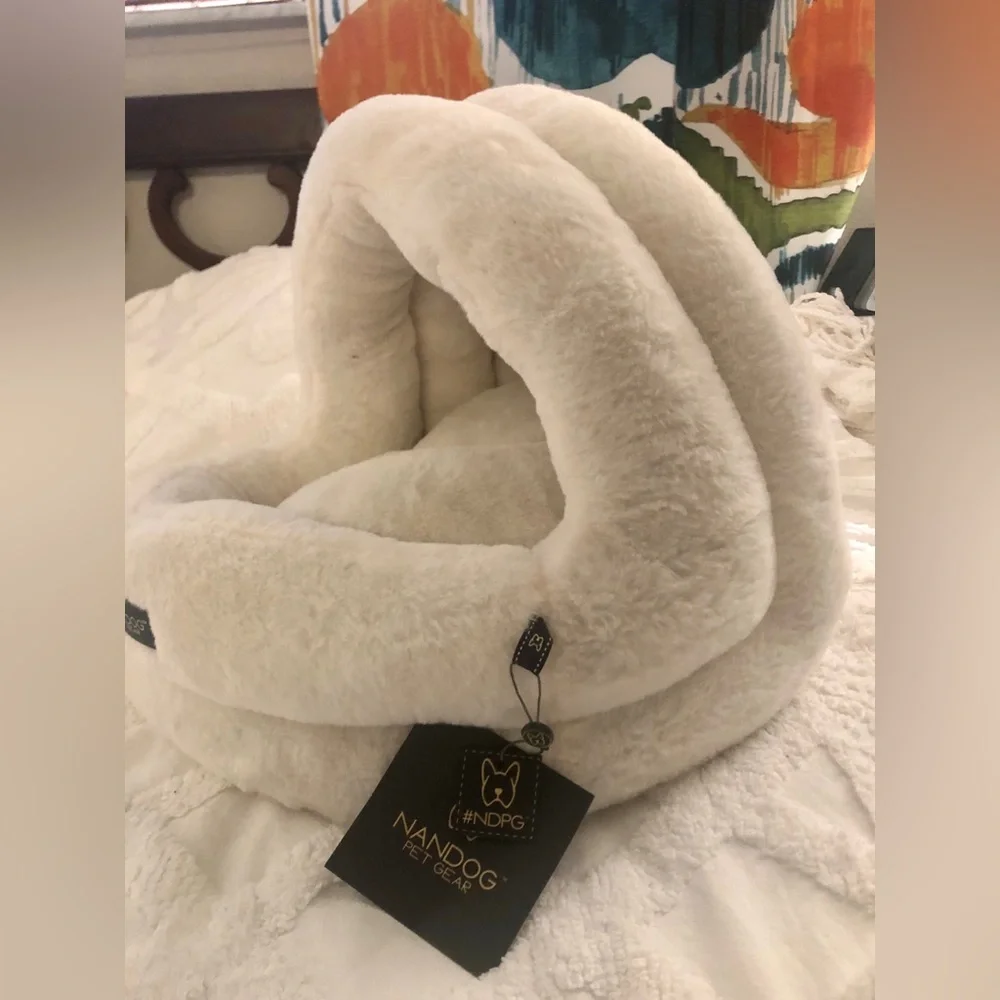 Nandog White Plush Small Pet Cave Bed NWT